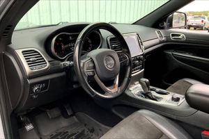 G-R-A-N-D C-H-E-R-O-K-E-E 2020 NORTH 4WD SUV d'occasion en excellent état, intérieur noir, transmission automatique à 8 vitesses, moteur 295 CV 3.6L V6 - Product Image 2