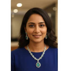 Conjunto de Collar y Aretes Elegantes al por Mayor, Perfecto para Fiestas y Ocasiones Especiales, Disponible a Precio de Exportación - Product Image 1