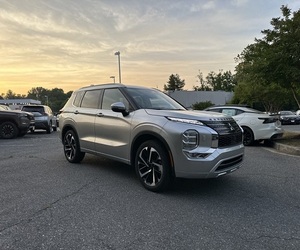 Offre exceptionnelle : Mitsubishi Outlander 2022 propre et prêt à être expédié - Product Image 1
