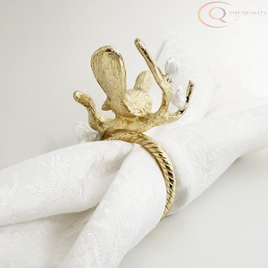 Anneaux de serviette en métal décoratifs de luxe, écologiques, conçus pour les mariages élégants et les présentations de table quotidiennes - Product Image 2