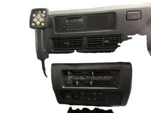 Paquete 2024 2025: Motor de 660cc de Aspiración Natural, Neumáticos Todoterreno, Sedán Automático, Asientos de Cuero, Techo Panorámico para Nieve - Product Image 3