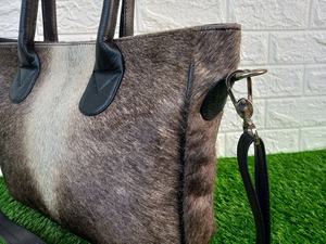 กระเป๋าถือหนังวัวแท้สำหรับผู้หญิงซิปปิดโลโก้ปรับแต่งได้สีน้ำตาลขาวกันน้ำฤดูใบไม้ผลิ/ฤดูใบไม้ร่วง/ฤดูหนาว/ฤดูร้อน - Product Image 5