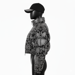 Chaqueta acolchada de diamantes de imitación Premium para mujer, chaqueta acolchada con logotipo personalizado acolchado negro brillante de poliéster de alta densidad 340GSM para mujer - Product Image 3