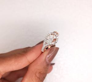 แหวนหมั้นสไตล์วินเทจคลาสสิกประดับเพชรทรงกลม 0.50 กะรัต ผลิตในห้องปฏิบัติการ ตัวเรือนทองคำแท้ 14K สีโรสโกลด์ ของขวัญวันวาเลนไทน์สำหรับผู้หญิง - Product Image 2