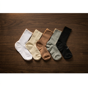 Chaussettes en coton premium pour femmes, longueur mi-mollet, avec talon antidérapant et design côtelé breveté anti-plis à 90 degrés - Product Image 1