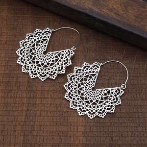 Pendientes de Aro Bohemios de Moda con Mandala, Pendientes Tribales de Latón para Mujer, Aros Plateados con Encaje Floral para Venta al por Mayor/OEM/ODM - Product Image 2