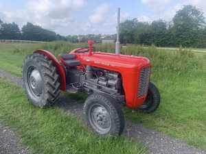 Tracteur à roues Massey Ferguson 65 ch, qualité d'origine, occasion, matériel agricole à vendre - Product Image 4