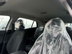 Modelo 2025 Kia Sportage (GCC) 2.0L Color Gris Acero, Soporte ODM Personalizado, Garantía de 5 Años, Origen Estadounidense, Financiamiento Disponible - Product Image 5