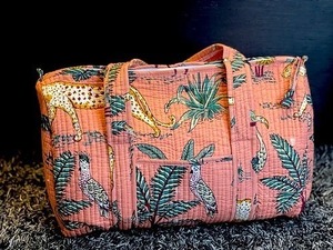 กระเป๋าดัฟเฟิลกีฬาหรูหราทำจากผ้าฝ้ายอินเดียทำมือสำหรับผู้หญิงกระเป๋าเดินทางความจุสูงเป็นมิตรกับสิ่งแวดล้อม - Product Image 4