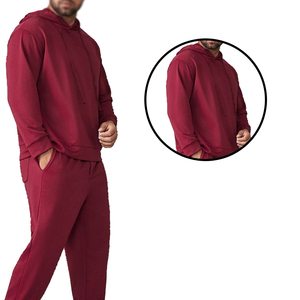 Diseña Tu Propio Conjunto Deportivo Personalizado de Invierno para Hombre, con Estampado Puff, Pantalones Jogger Anchos y Sudadera con Capucha - Product Image 4