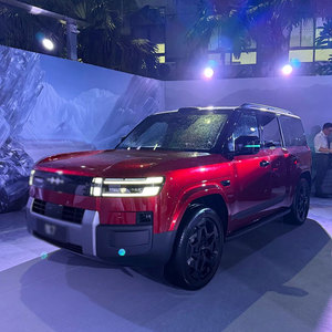 SUV de Lujo Moderno, Vehículo Familiar Confortable, Conducción Automática, Vehículo Utilitario Deportivo Elegante, Diseño Inteligente, En Venta - Product Image 6