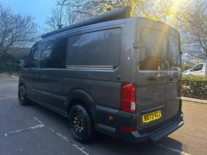 Utilisé 2023 73 Reg Volkswagenay Crafter 2.0 TDI CR35 Trendline Kombi MWB DSG 5 Seater - Product Image 2