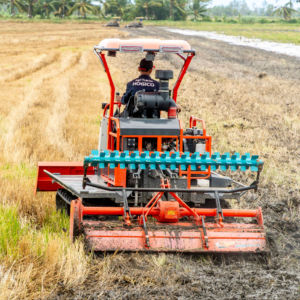 Tractor de Orugas de Goma Diésel HOGICO 80VN de 80 CV de Alta Calidad con Rotocultor, Moldeador de Caballones y Equipo de Perforación de Línea de Agua en Venta - Product Image 5