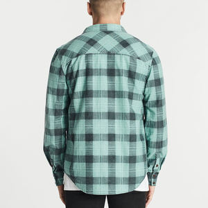 Camisas de madera de manga larga para hombre de Color sólido de último diseño 2023, Material transpirable hecho en fábrica, cierre de botón de cuerno para otoño - Product Image 2