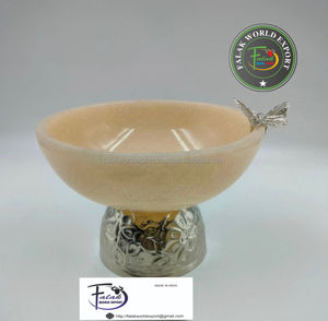 Ensaladera Decorativa de Resina de Alta Calidad con Soporte Artesanal de Madera, Estilo Clásico, Juego de 4 Platos para Servir para Bodas - Product Image 4