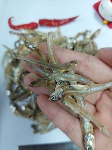 Anchoa seca biodegradable pescado pequeño Vietnam temporada de alta calidad embalaje personalizar mercado - Product Image 2