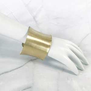 กำไลข้อมือทองเหลืองดิบขนาด 69 มม. กำไลแบบฝังลาย กำไลแบบช่อง กำไลเปล่าแบบกว้าง กำไลทำมือ MS Handicraft รุ่น MS-wc-001 - Product Image 4