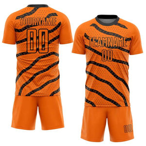 Uniforme d'équipe de football personnalisé OEM en polyester de haute qualité Vêtements de football pour hommes Ensembles de maillots de football Maillot de football Couleur dégradée - Product Image 2