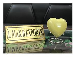 Urna antigua con forma de corazón de metal artesanal hermosa con soporte Urna de corazón con acabado brillante única disponible Precio asequible - Product Image 3