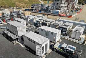 Générateur diesel PRAMAC GSW560V 508 kVA d'occasion avec composants essentiels : boîte de vitesses, pompe, moteur, roulement - Product Image 5