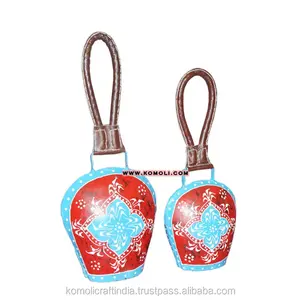 Cloches de vache en fer peintes à la main multicolores Cloches en métal enduit de poudre de meilleure qualité pour les décorations de Noël ou l'exportation depuis l'Inde - Product Image 5