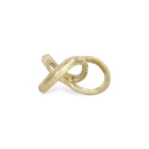 Objeto de mesa dorada de Metal de lujo, adorno artístico hecho a mano, acento decorativo llamativo para hogares elegantes - Product Image 1