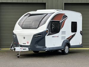 Caravane légère de luxe 2018 BaseCamp Plus 2 places avec équipement - Product Image 2