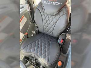 Tractor Diésel de Alto Rendimiento Bad Boy 5055CH 4WD 2WD con Cargador Frontal - Product Image 2