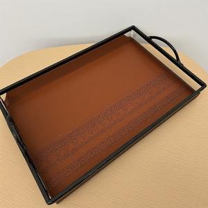Plateau en cuir fait main fonctionnel avec finition attrayante adapté au stockage, au service ou à l'affichage décoratif dans n'importe quel cadre - Product Image 4
