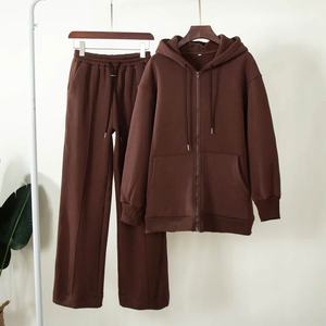 Ensemble survêtement et sweat à capuche oversize personnalisé avec logo, fermeture éclair intégrale, pour femme, collection Hiver 2026 - Product Image 2