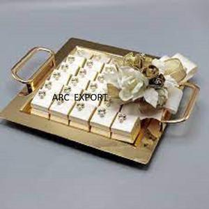 Nuevo diseño de lujo estilo Coral Golden Material Design Ware Fancy elegante acero Metal decoración servir bandeja de Chocolate para la venta - Product Image 2