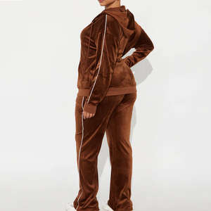 Chándal de Terciopelo Bordado de Invierno de la Mejor Calidad para Mujer con Diseño de Cremallera Completa, Estilo Urbano, Uso en Exteriores, Ajuste Holgado y Cómodo - Product Image 2