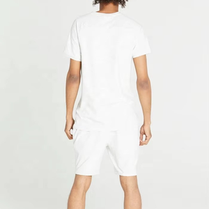 เสื้อยืดโอเวอร์ไซส์สไตล์วินเทจระบายอากาศได้ดีสำหรับผู้ชาย และชุดเซ็ตเสื้อผ้าฤดูร้อน 2 ชิ้น (เสื้อยืดและกางเกงขาสั้น) - Product Image 1