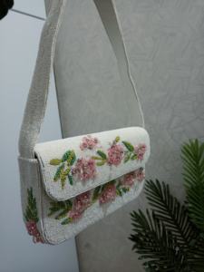 Sac bandoulière tendance fait main en perles brodées géométriques multicolores pour soirée printemps-été - Product Image 3