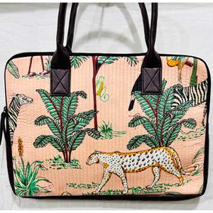 Sac fourre-tout décontracté grand format Jaipuri pour ordinateur portable, en matériau PC imperméable avec fermeture éclair, étui de protection pour usage professionnel - Product Image 1