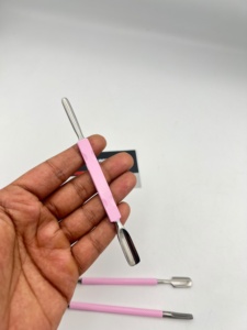 Pousse-cuticules double face en acier inoxydable avec manche rose, outil de manucure réutilisable, design double tête 2-en-1 - Product Image 2
