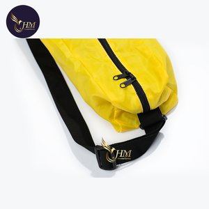 Sac de sport jaune tendance et multifonctionnel à motif uni, 100 % polyester, fermeture éclair, design personnalisé, unisexe - Product Image 3