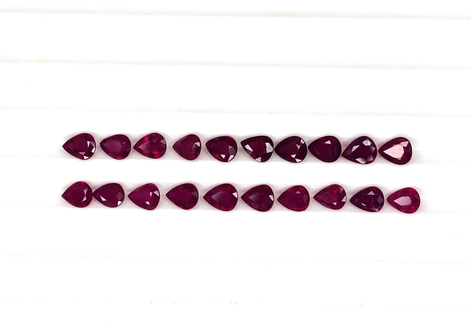 สีชมพูแดง