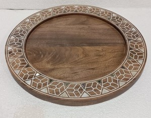 Plato cargador de madera de Acacia ecológico de alta gama, plato redondo para servir aperitivos con incrustaciones de resina para comida, platos de frutas con diseño elegante - Product Image 4