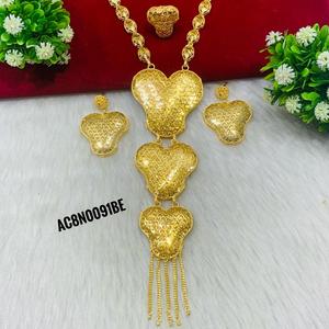 Bijoux de mode classiques plaqués or Collier à chaîne longue d'un gramme avec motif de fleurs pour les mariages et les fêtes - Product Image 4