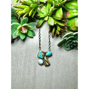 Ella Peters # Collier turquoise 8 pièces géométrique en or blanc plaqué rhodium avec pendentif en argent sterling serti clos et taillé princesse - Product Image 1