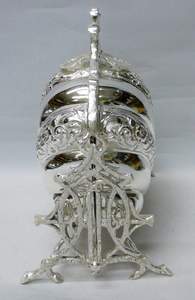 Boîte chauffante à biscuits pliante en coquillage plaqué argent antique Porte-chignon gravé orné Support de service pour la décoration intérieure et la restauration - Product Image 3