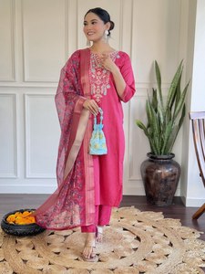 Get Fast Booking 100% Tela de rayón de viscosa pesada Color brillante Kurti con pantalón Nd Beautiful Dupatta Set Tamaño Mención en la foto - Product Image 5