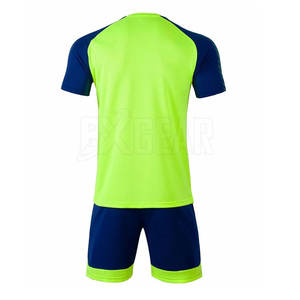 2025, venta al por mayor, camisetas y pantalones cortos de fútbol hechos de tela de poliéster de alto rendimiento adecuada para el entrenamiento - Product Image 3