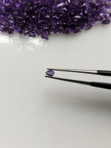 Cabujones de Amatista Africana Natural de 3x2 mm en Forma de Pera - Product Image 3