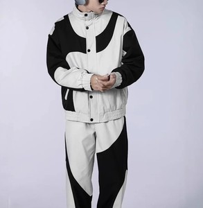 ชุดวอร์มกันลมผู้ชาย แบบมีซิป สองชิ้น ตัดต่อผ้า พร้อมปักโลโก้ตามสั่ง เสื้อแจ็คเก็ตและกางเกง  ผ้าโพลีเอสเตอร์ระบายอากาศได้ดี - Product Image 4