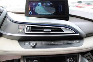 B-M-W i8 Cupé AWD de 2 Puertas, Modelo 2016, Impecable - Product Image 5