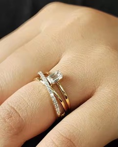 Suministro directo de fábrica, anillo de boda de compromiso de oro amarillo de 10K con diamante cultivado en laboratorio de corte redondo clásico para mujer - Product Image 4