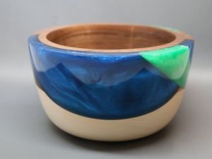Cuenco de resina de madera artesanal hecho a mano, centro de mesa rústico moderno, cocina elegante, pieza decorativa para el hogar - Product Image 5