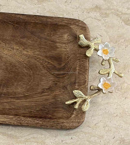 LUXURY CRAFTS Vente en gros Plateau de service décoratif en bois d'acacia avec poignées Plateau de lit petit-déjeuner à un prix abordable - Product Image 2
